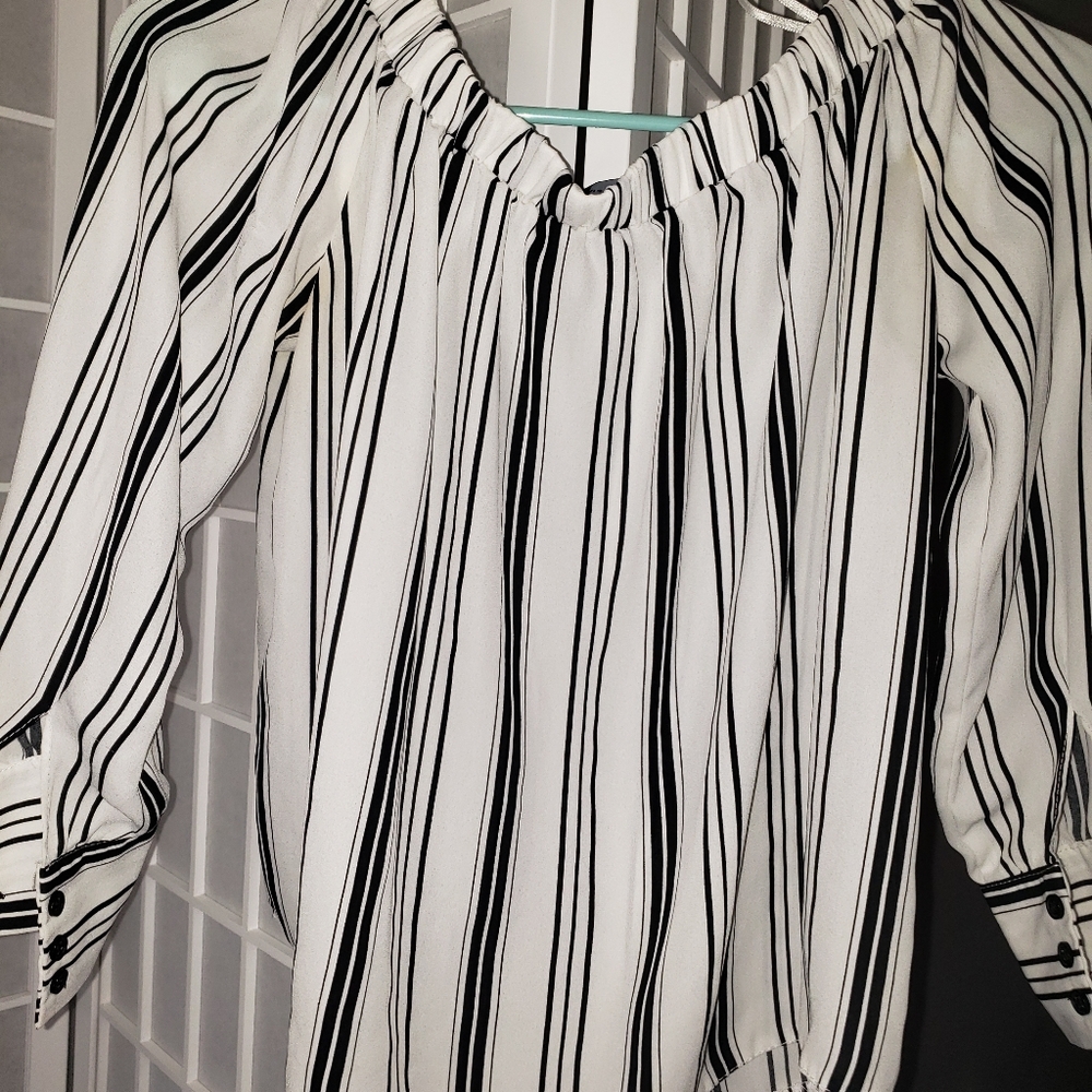 Off Shoulder Blouse - image 4